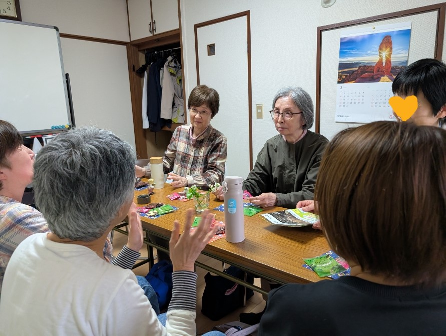 親の会「ほっとサロン」の様子